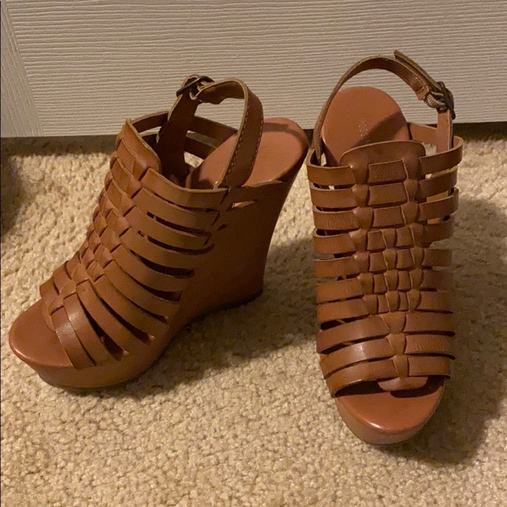 Brown wedges